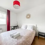 Appartement La Foret, Parking, Jardin, Proche De La Gare *