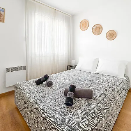 Appartement La Foret, Parking, Jardin, Proche De La Gare *