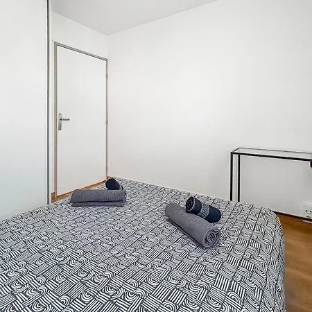La Foret, Parking, Jardin, Proche De La Gare Appartement